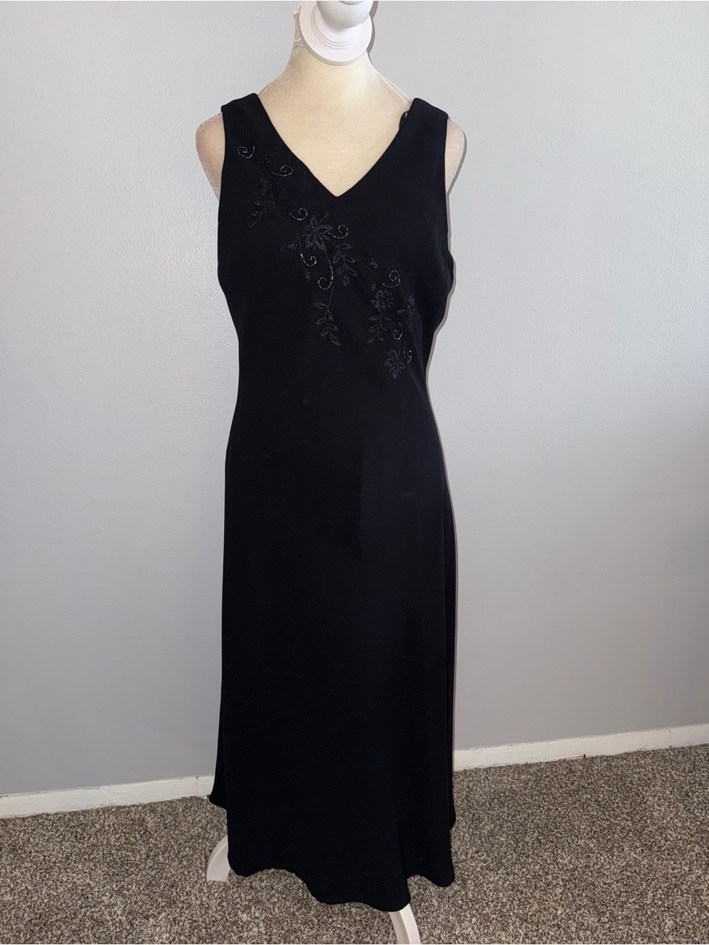 Amanda Smith NWT Black Sleeveless V-Neck Maxi Dress w Beading